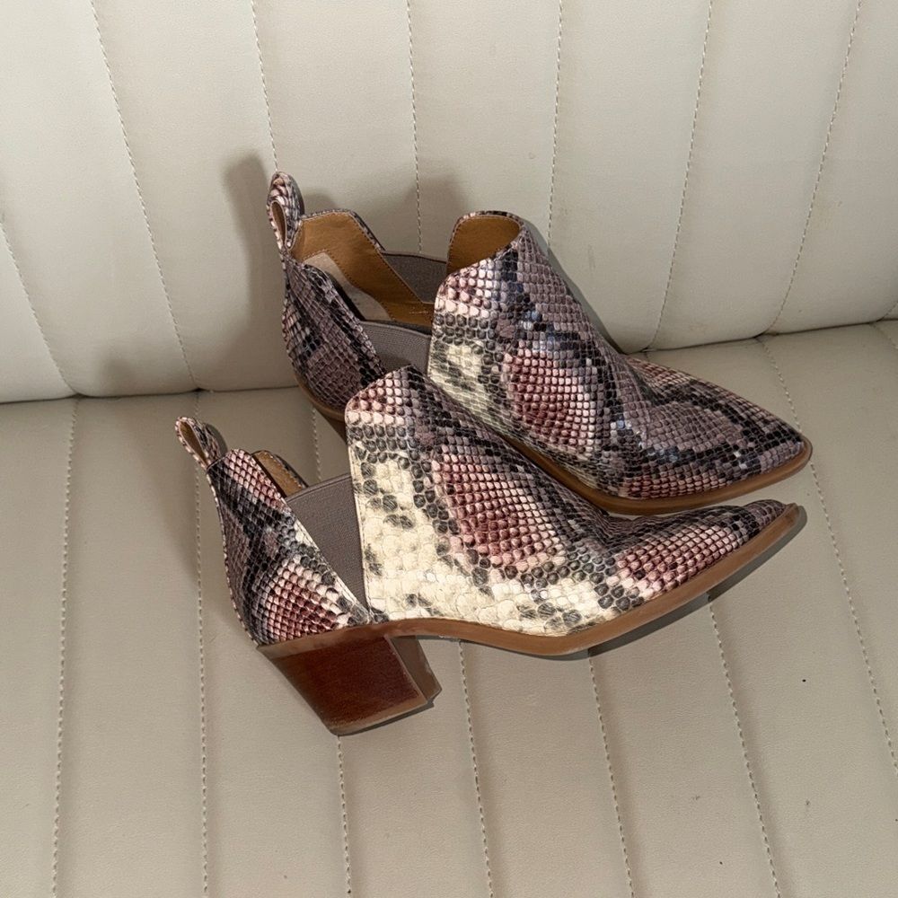 Dolce-vita Women's Pink and Tan Boots